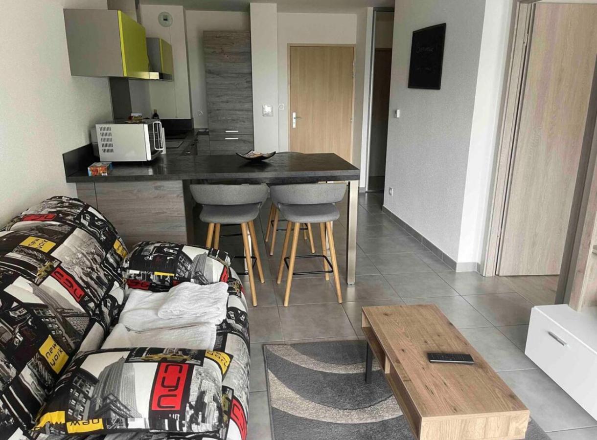 Appartement 4 Personnes Proche Lac Saint Point Montperreux Екстериор снимка